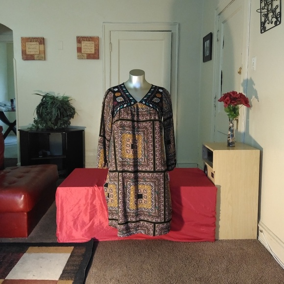 Dresses & Skirts - Dress